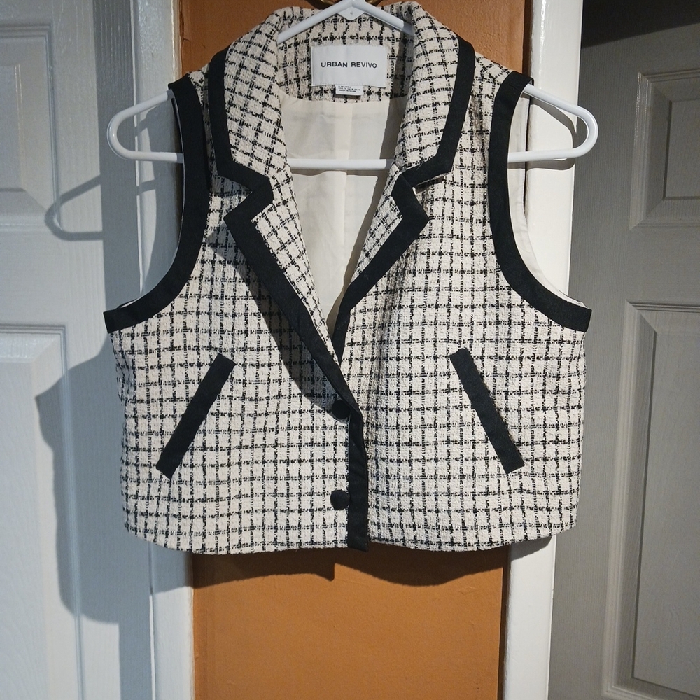 Urban Revivo Women's 2pc. Plaid Tweed Vest and Skirt Set, Faux Pockets. Size 4 - Picture 2 of 10